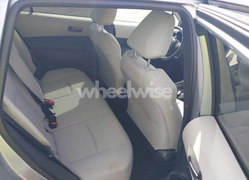 Photo 8 of 2022 Toyota Corolla CROSS L (VIN 7MUAAAAG7NV009940)