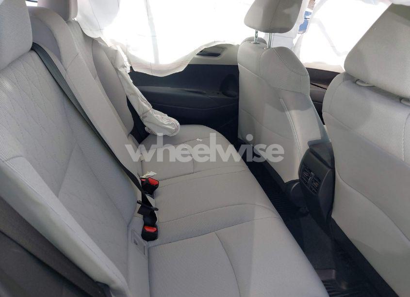 Photo 8 of 2024 Toyota Corolla CROSS L (VIN 7MUAAAAG7RV095949)