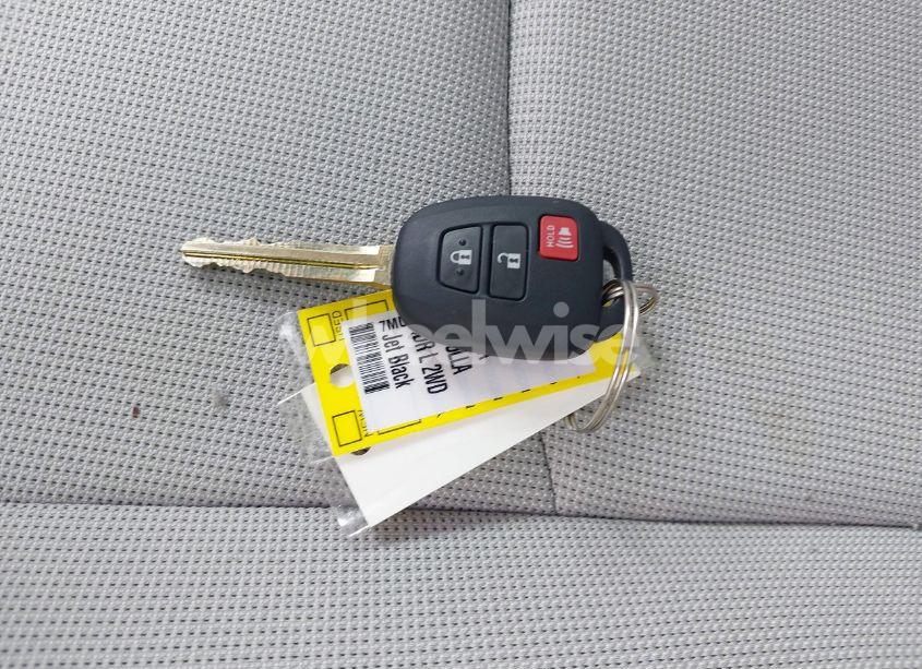 Photo 11 of 2024 Toyota Corolla CROSS L (VIN 7MUAAAAG7RV101166)