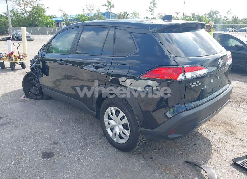 Photo 3 of 2024 Toyota Corolla CROSS L (VIN 7MUAAAAG7RV101166)
