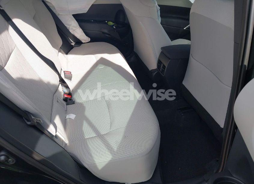 Photo 8 of 2024 Toyota Corolla CROSS L (VIN 7MUAAAAG7RV101166)