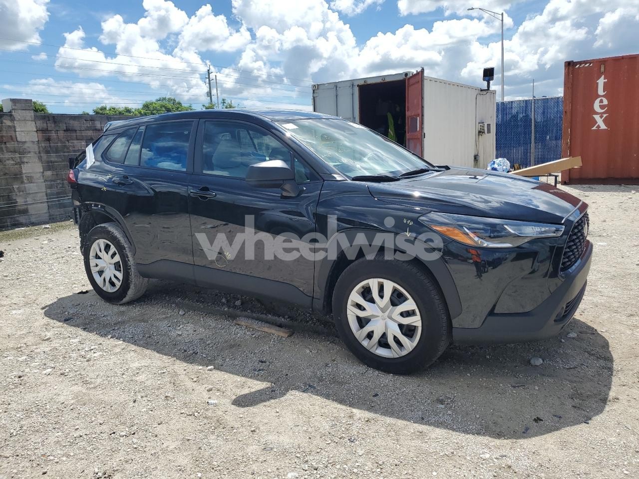 Photo 4 of 2025 TOYOTA COROLLA CROSS L (VIN 7MUAAAAG7SV120371)