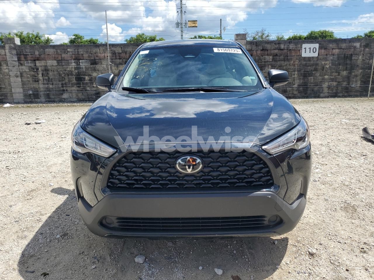 Photo 5 of 2025 TOYOTA COROLLA CROSS L (VIN 7MUAAAAG7SV120371)