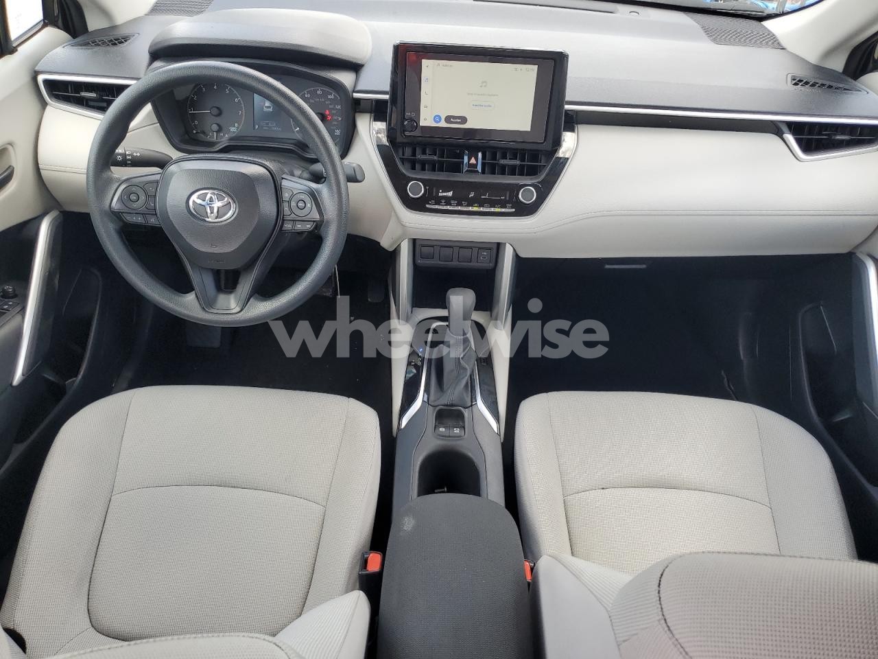 Photo 8 of 2025 TOYOTA COROLLA CROSS L (VIN 7MUAAAAG7SV120371)