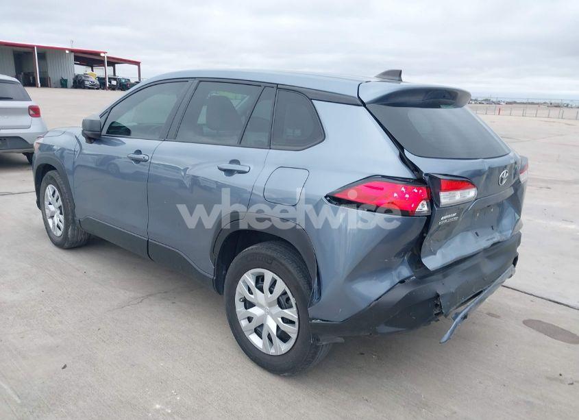 Photo 3 of 2022 Toyota Corolla CROSS L (VIN 7MUAAAAG8NV022079)