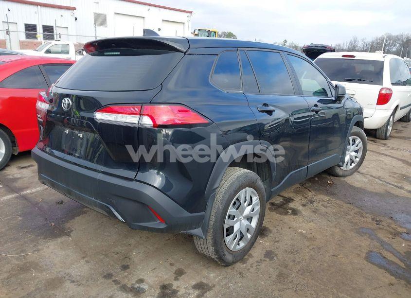 Photo 4 of 2022 Toyota Corolla CROSS L (VIN 7MUAAAAG8NV026388)