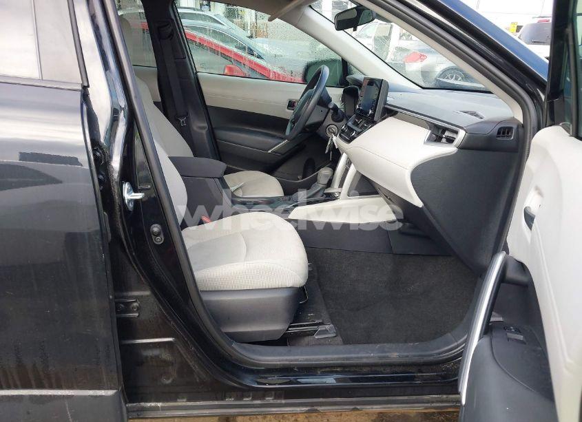 Photo 5 of 2022 Toyota Corolla CROSS L (VIN 7MUAAAAG8NV026388)