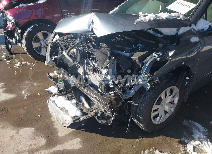 Photo 6 of 2024 Toyota Corolla CROSS L (VIN 7MUAAAAG8RV111107)