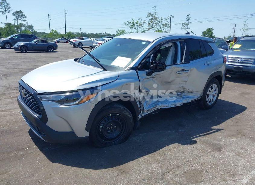 Photo 2 of 2025 Toyota Corolla CROSS L (VIN 7MUAAAAG8SV129922)