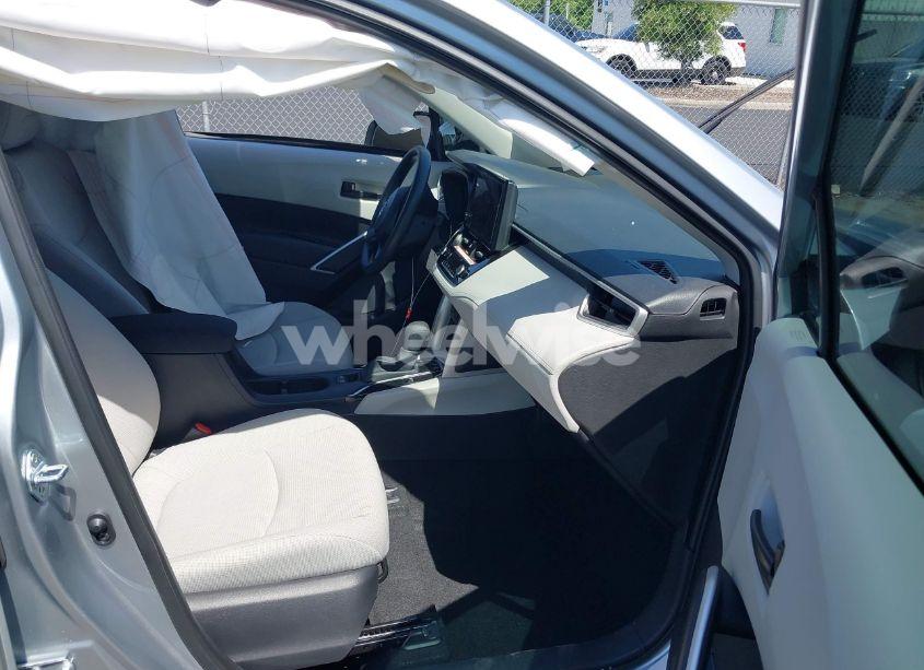 Photo 5 of 2025 Toyota Corolla CROSS L (VIN 7MUAAAAG8SV129922)