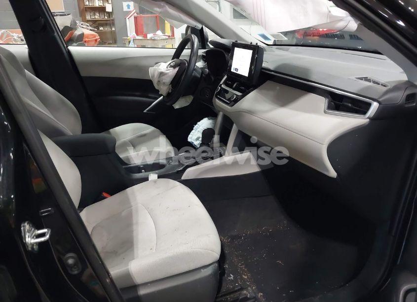 Photo 5 of 2023 Toyota Corolla CROSS L (VIN 7MUAAAAG9PV057751)