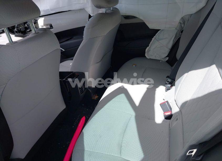 Photo 8 of 2024 Toyota Corolla CROSS L (VIN 7MUAAAAG9RV096682)