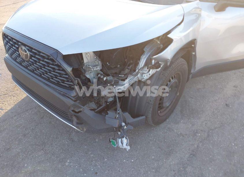 Photo 6 of 2022 Toyota Corolla CROSS L (VIN 7MUAAAAGXNV027798)