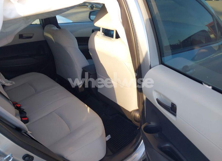 Photo 8 of 2022 Toyota Corolla CROSS L (VIN 7MUAAAAGXNV027798)