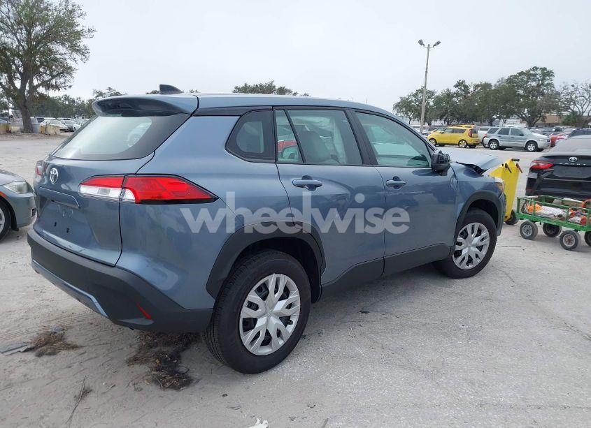 Photo 4 of 2024 Toyota Corolla CROSS L (VIN 7MUAAAAGXRV101467)