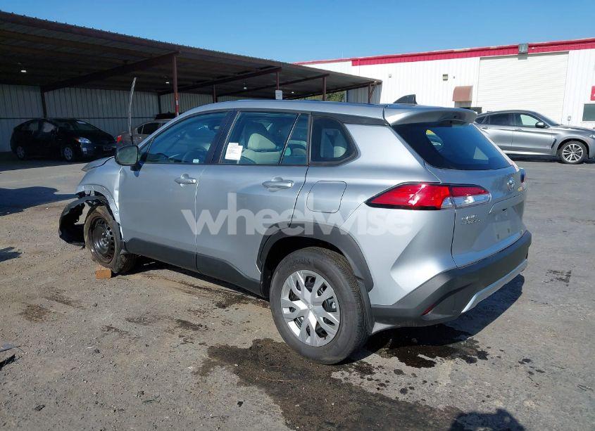 Photo 3 of 2025 Toyota Corolla CROSS L (VIN 7MUAAAAGXSV121854)