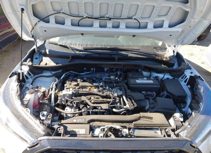 Photo 10 of 2022 Toyota Corolla CROSS L (VIN 7MUAAABG0NV003301)