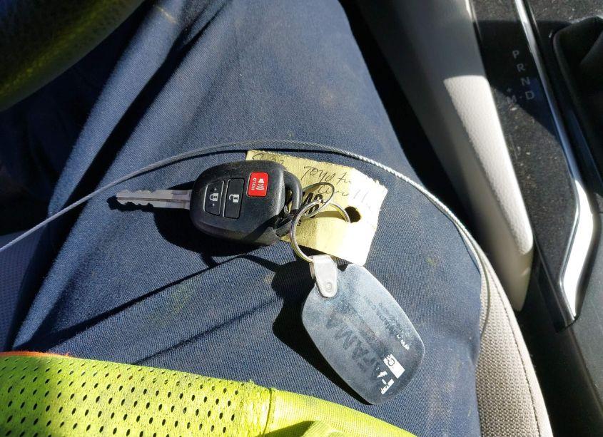 Photo 11 of 2022 Toyota Corolla CROSS L (VIN 7MUAAABG0NV003301)