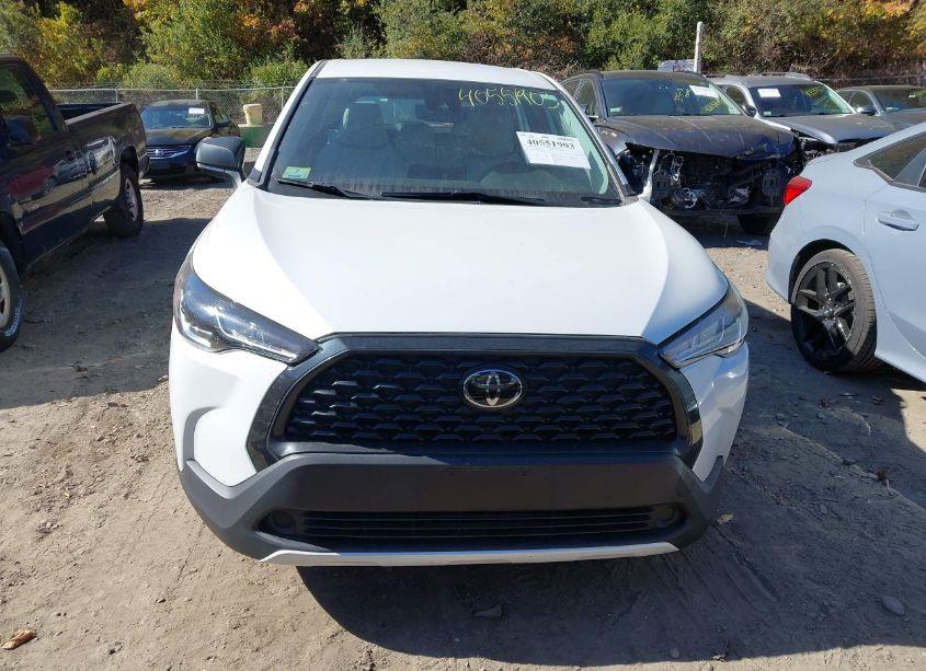 Photo 13 of 2022 Toyota Corolla CROSS L (VIN 7MUAAABG0NV003301)