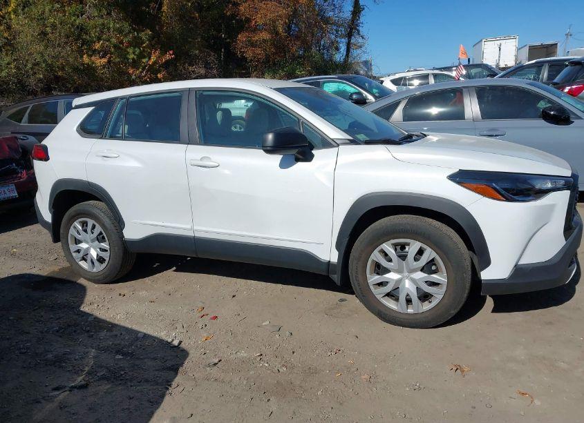 Photo 14 of 2022 Toyota Corolla CROSS L (VIN 7MUAAABG0NV003301)