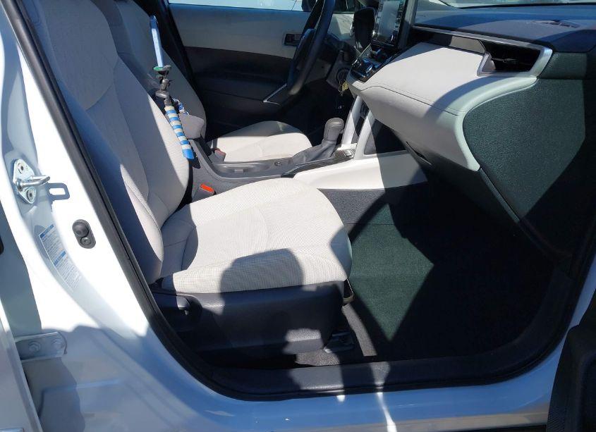 Photo 5 of 2022 Toyota Corolla CROSS L (VIN 7MUAAABG0NV003301)