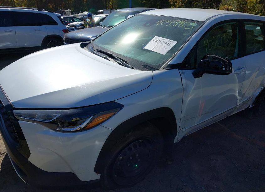 Photo 6 of 2022 Toyota Corolla CROSS L (VIN 7MUAAABG0NV003301)