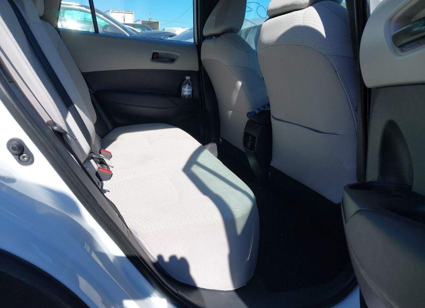 Photo 8 of 2022 Toyota Corolla CROSS L (VIN 7MUAAABG0NV003301)