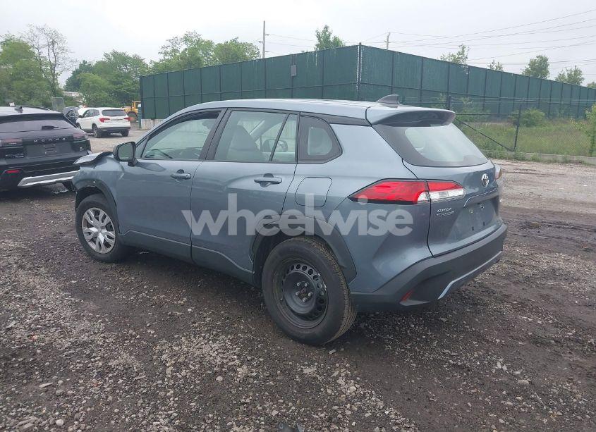 Photo 3 of 2022 Toyota Corolla CROSS L (VIN 7MUAAABG0NV024424)