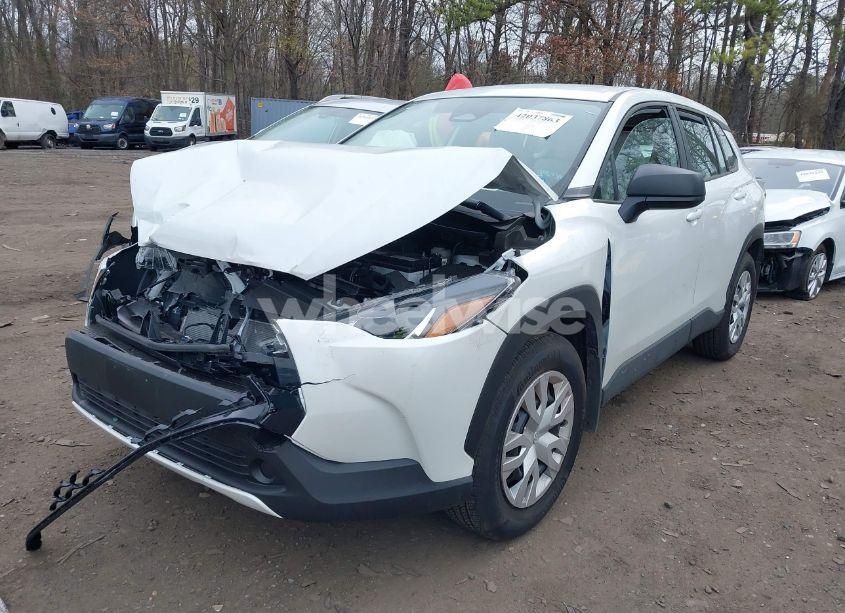 Photo 2 of 2025 Toyota Corolla CROSS L (VIN 7MUAAABG1SV120395)