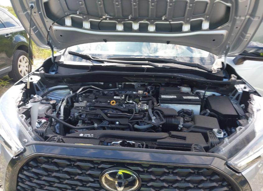 Photo 10 of 2022 Toyota Corolla CROSS L (VIN 7MUAAABG2NV035442)