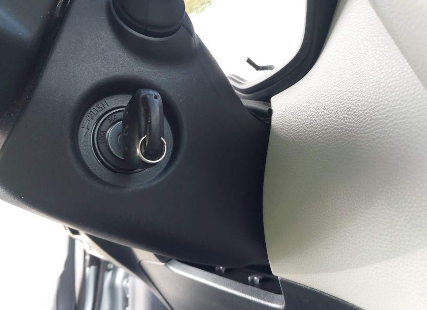 Photo 11 of 2022 Toyota Corolla CROSS L (VIN 7MUAAABG2NV035442)