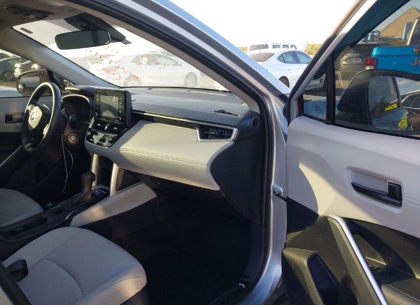 Photo 5 of 2022 Toyota Corolla CROSS L (VIN 7MUAAABG2NV035442)