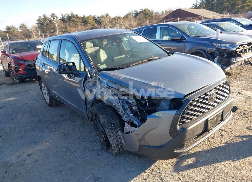 2022 Toyota Corolla CROSS L (VIN 7MUAAABG3NV020996) main photo