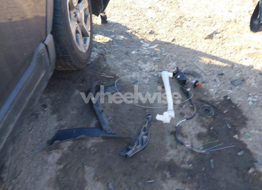 Photo 12 of 2022 Toyota Corolla CROSS L (VIN 7MUAAABG3NV020996)