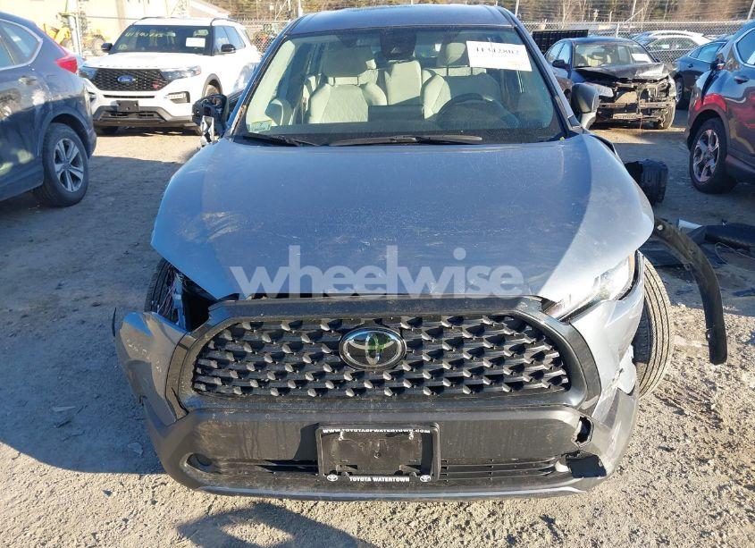 Photo 13 of 2022 Toyota Corolla CROSS L (VIN 7MUAAABG3NV020996)