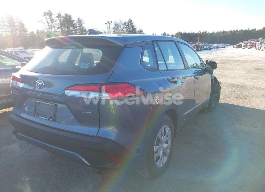 Photo 4 of 2022 Toyota Corolla CROSS L (VIN 7MUAAABG3NV020996)