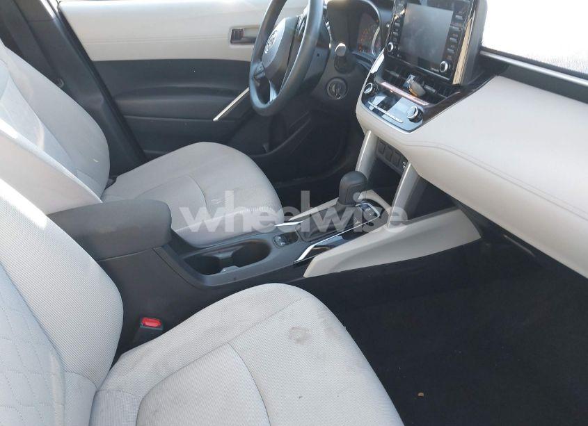 Photo 5 of 2022 Toyota Corolla CROSS L (VIN 7MUAAABG3NV020996)