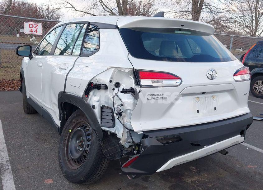 Photo 3 of 2023 Toyota Corolla CROSS L (VIN 7MUAAABG3PV076309)