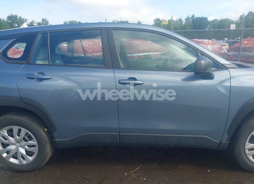 Photo 14 of 2024 Toyota Corolla CROSS L (VIN 7MUAAABG4RV084390)