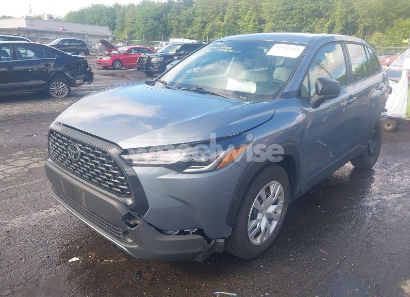 Photo 2 of 2024 Toyota Corolla CROSS L (VIN 7MUAAABG4RV084390)