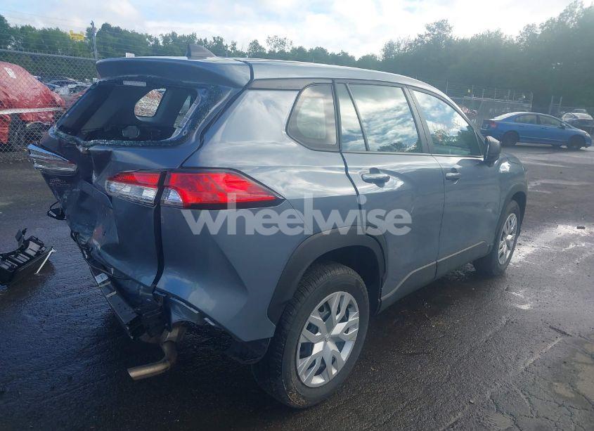 Photo 4 of 2024 Toyota Corolla CROSS L (VIN 7MUAAABG4RV084390)