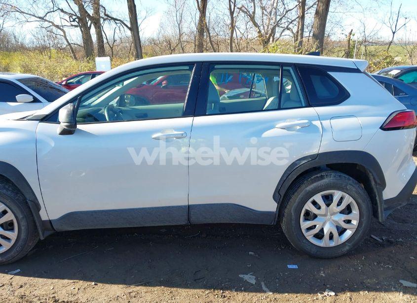 Photo 14 of 2024 Toyota Corolla CROSS L (VIN 7MUAAABG4RV094613)