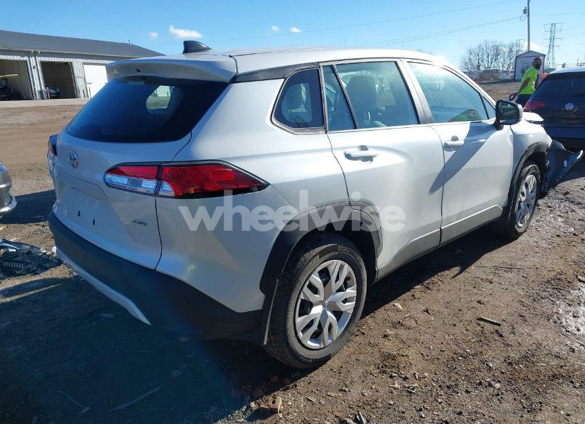 Photo 4 of 2024 Toyota Corolla CROSS L (VIN 7MUAAABG4RV094613)