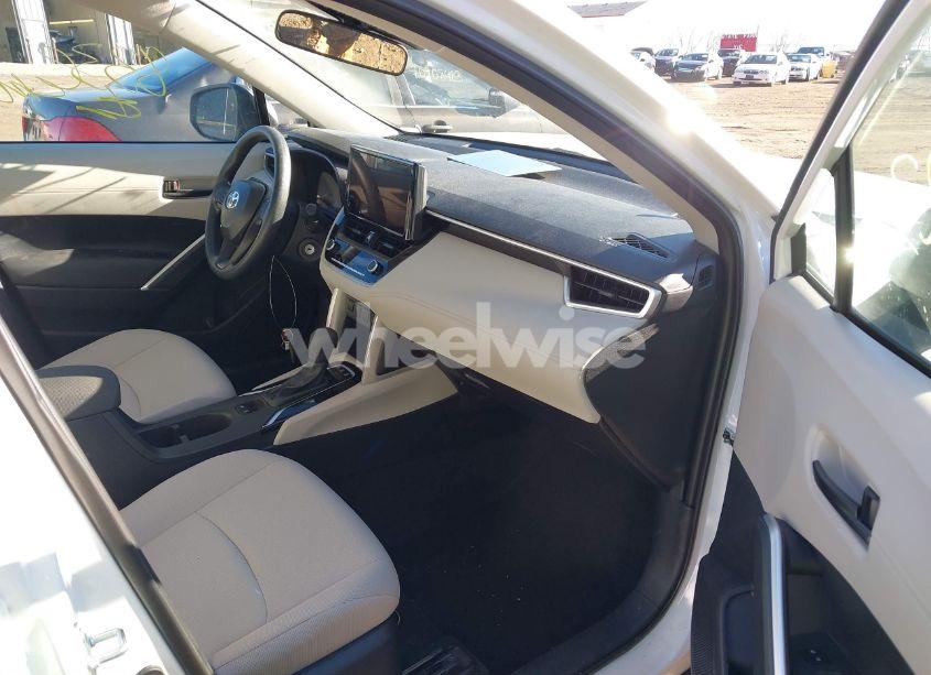 Photo 5 of 2024 Toyota Corolla CROSS L (VIN 7MUAAABG4RV094613)