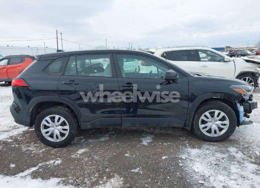 Photo 14 of 2022 Toyota Corolla CROSS L (VIN 7MUAAABG5NV031840)