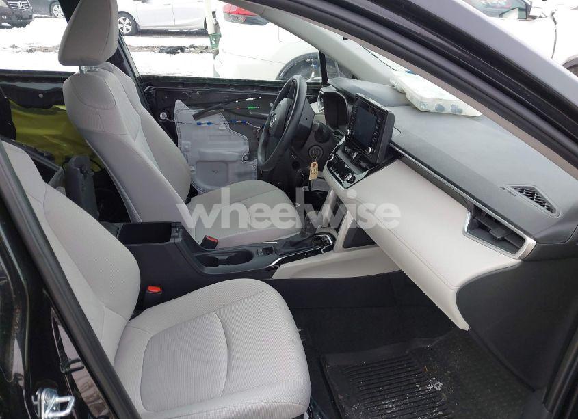 Photo 5 of 2022 Toyota Corolla CROSS L (VIN 7MUAAABG5NV031840)