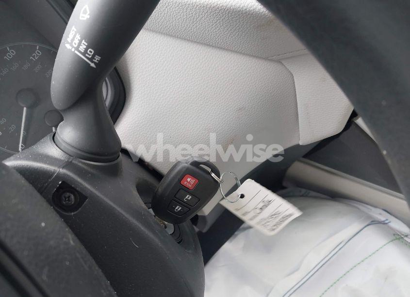 Photo 11 of 2025 Toyota Corolla CROSS L (VIN 7MUAAABG5SV124532)