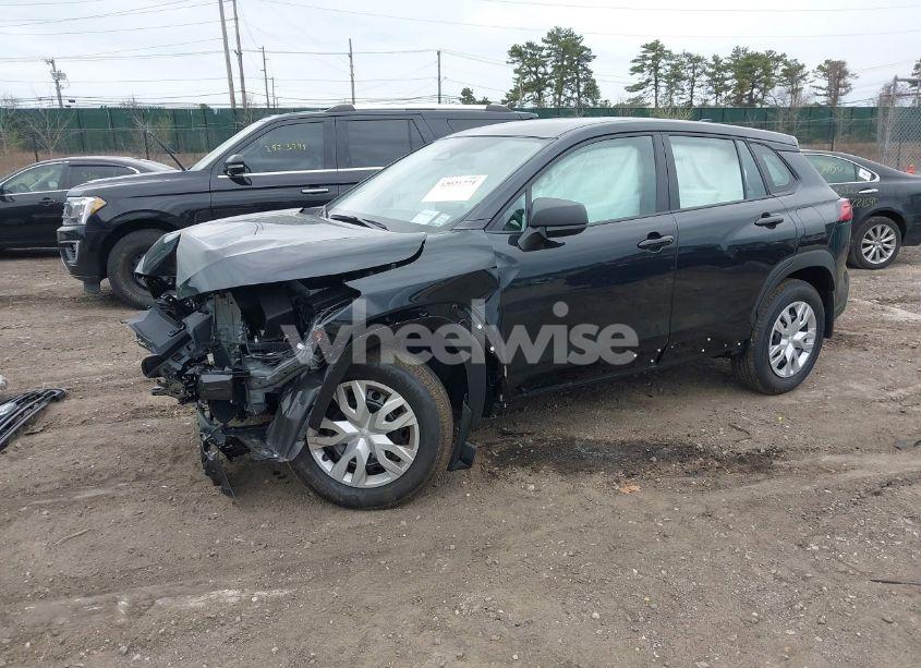 Photo 2 of 2025 Toyota Corolla CROSS L (VIN 7MUAAABG5SV124532)