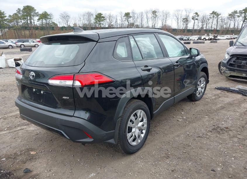 Photo 4 of 2025 Toyota Corolla CROSS L (VIN 7MUAAABG5SV124532)