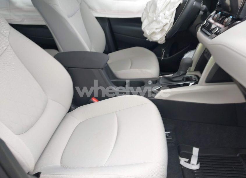 Photo 5 of 2025 Toyota Corolla CROSS L (VIN 7MUAAABG5SV124532)